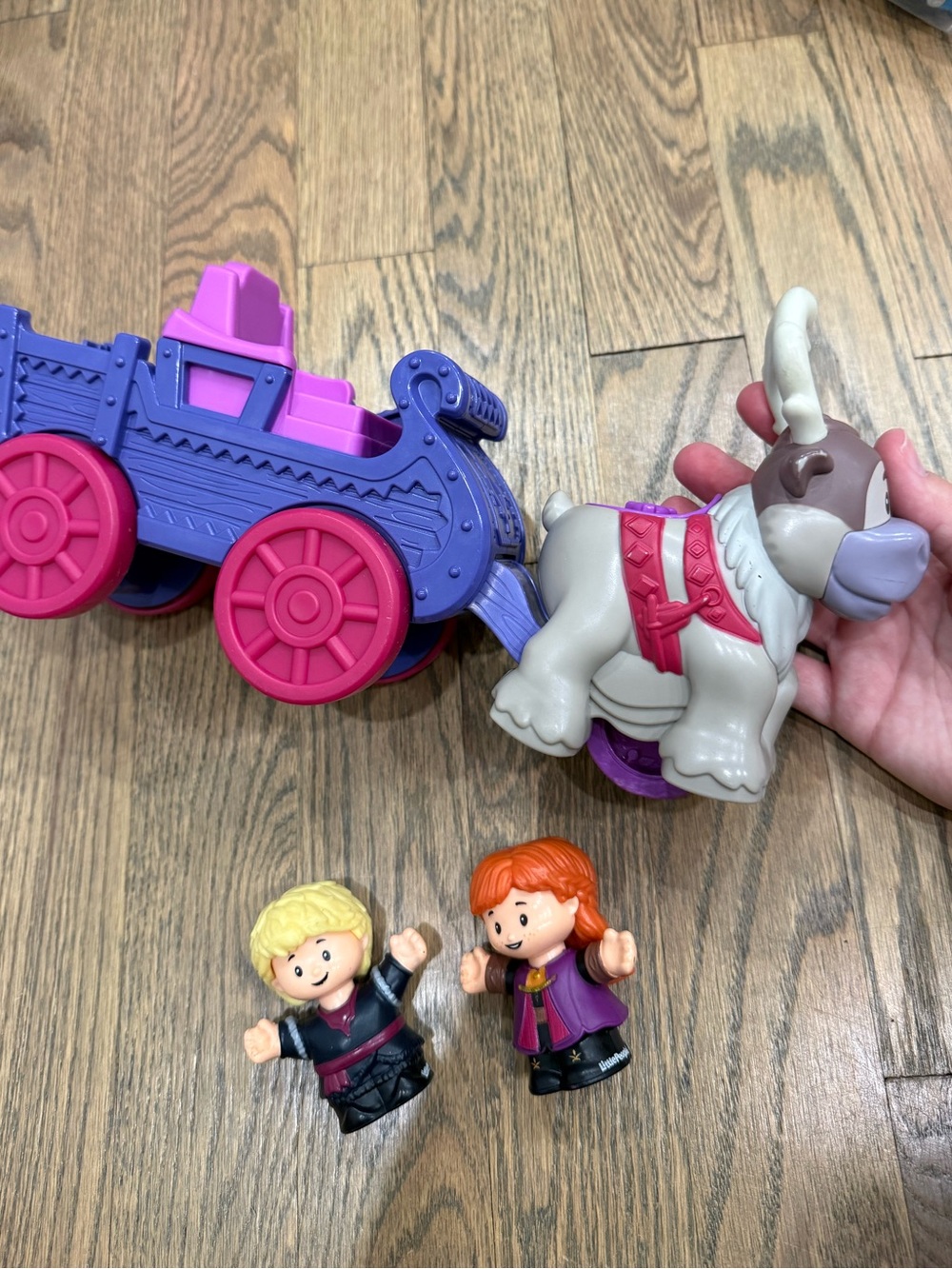 Little People Frozen Sleigh - Picture 4 of 6